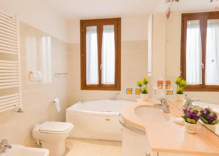 Ca' Lunetta - 5' From St. Square Apartment *